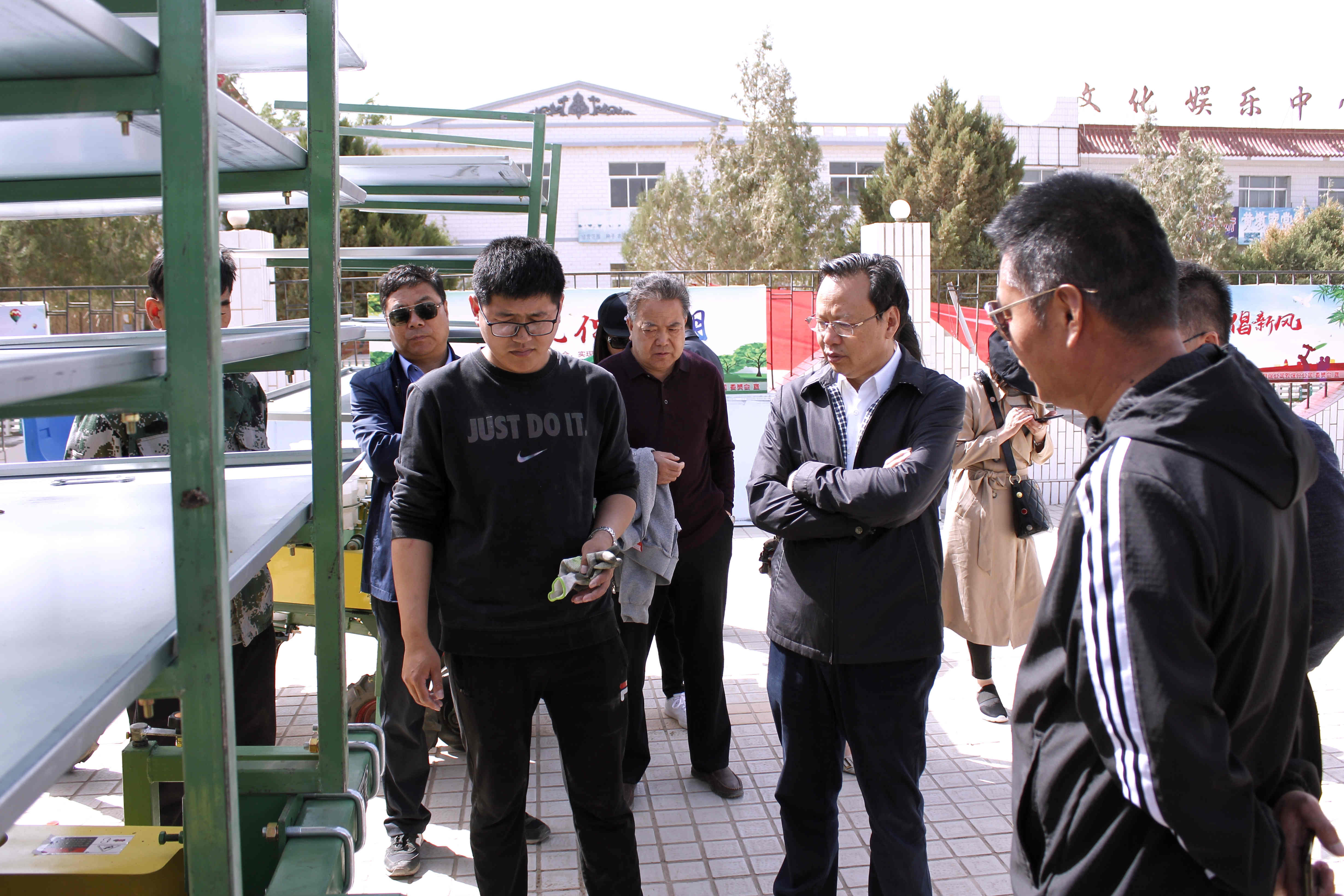 省农垦集团公司党委副书记张金虎一行来亚盛敦煌分公司调研指导工作