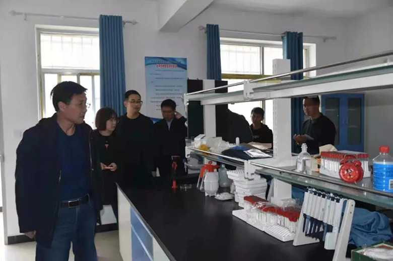 省动物疫控中心检查指导徽县动物疫病防控工作