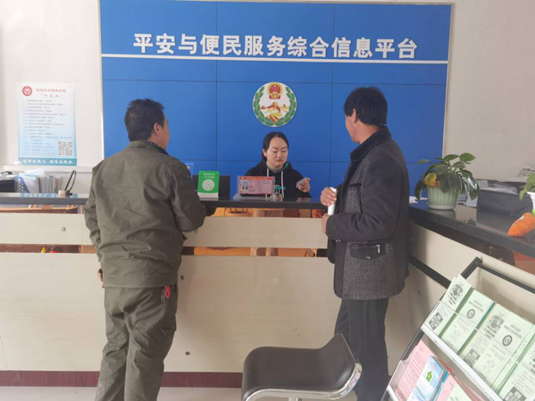 瓜州县“窗口下移”暖民心 “服务靠前”不打折