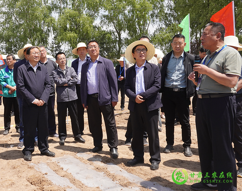 省农机总站引进研发新型农机装备助推产业发展