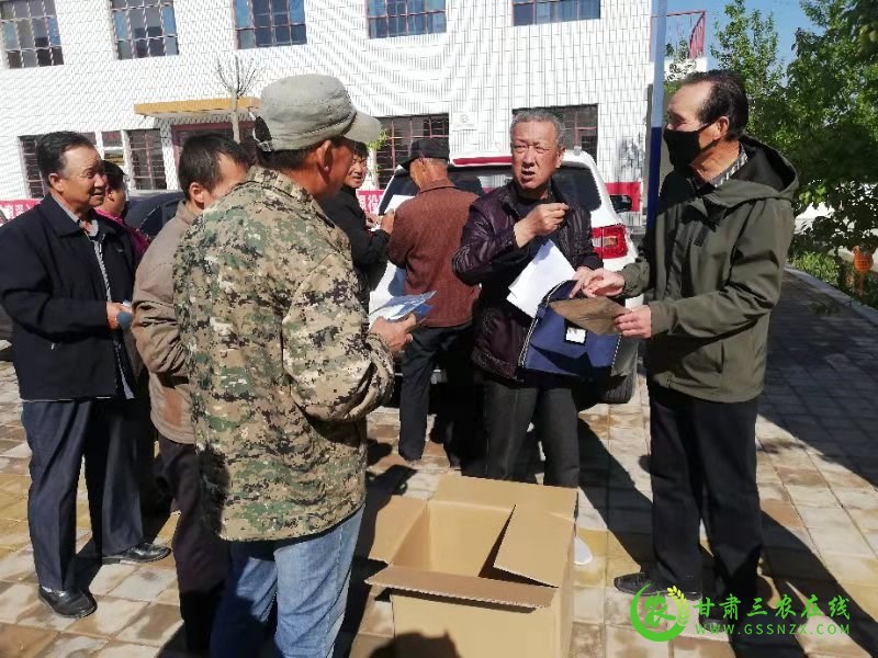 玉门市农林中心紧抓田间培训确保农业安全生产