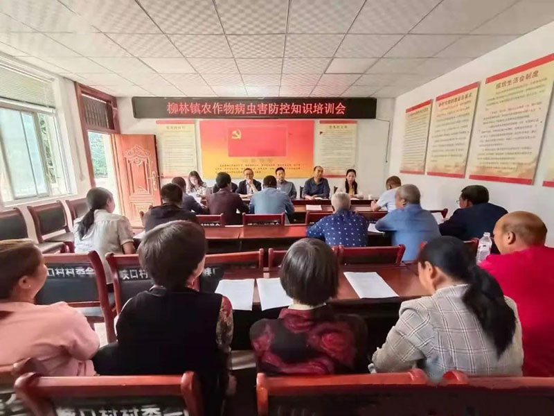徽县农技中心技术人员深入柳林镇开展农业技术宣传及调研指导