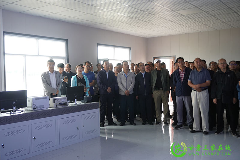 全省农技推广抓点示范现场观摩团走进民乐观摩现代丝路田园综合体示范区
