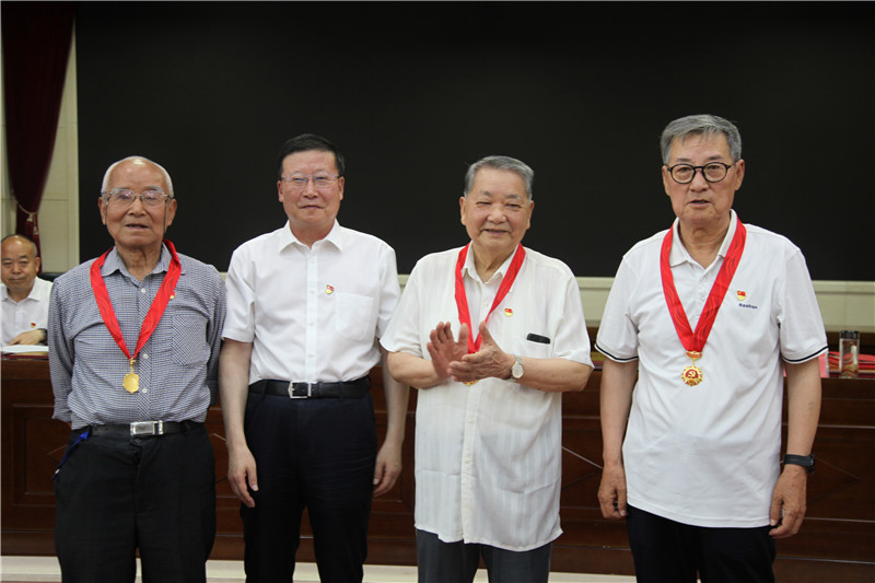 省林草局召开庆祝中国共产党成立100周年“两优一先”表彰大会