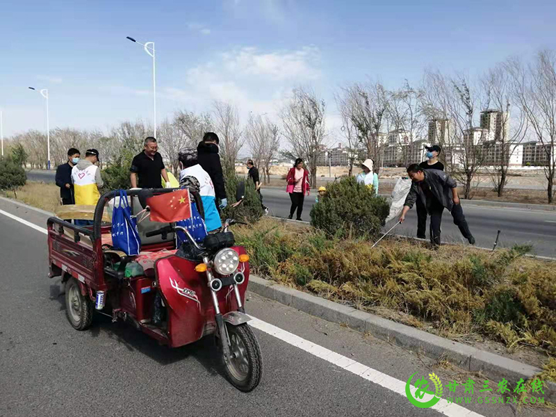 酒泉市农技中心参加广厦社区共驻共建活动