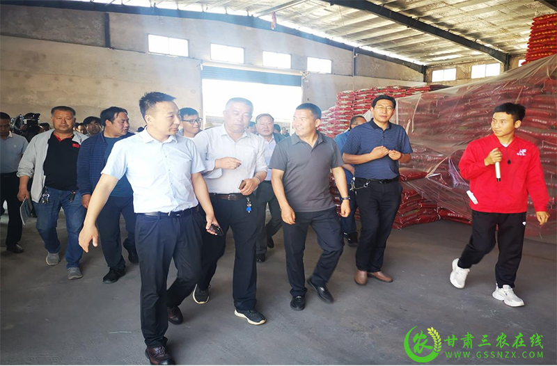 临夏州农技中心举办全州化肥减量增效与退化耕地治理技术现场观摩培训会