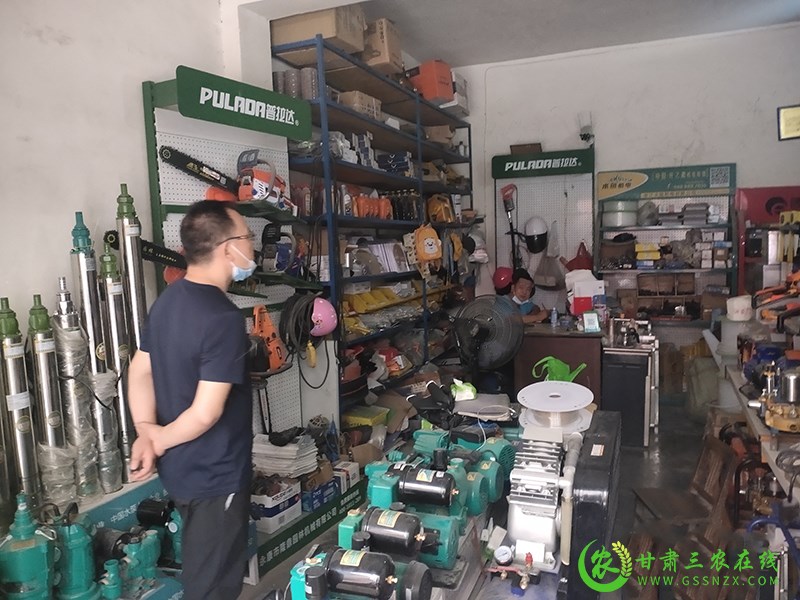 文县农机服务中心检查指导农机行业运行安全暨新冠肺炎疫情防控等重点工作