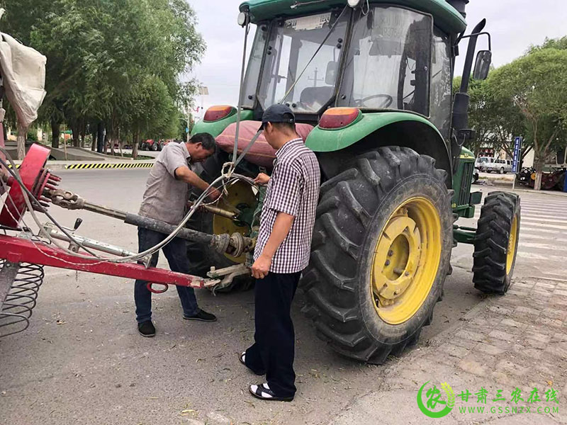瓜州县农机服务中心党史学习教育聚焦为民办实事