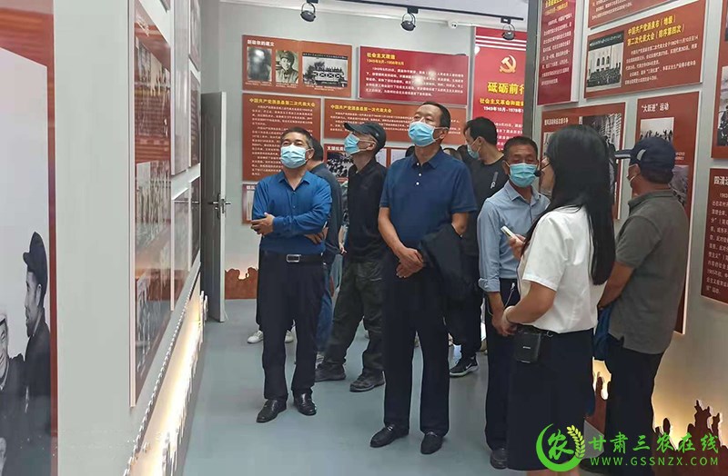 酒泉市农技​中心开展“参观肃州区庆祝建党100周年主题展览”主题党日活动