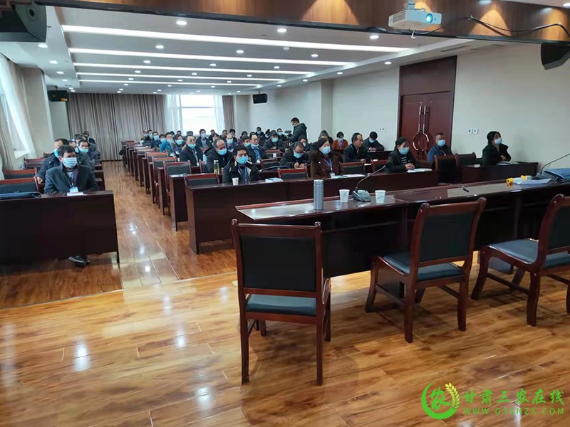静宁县农广校举办苹果种植大户培训班