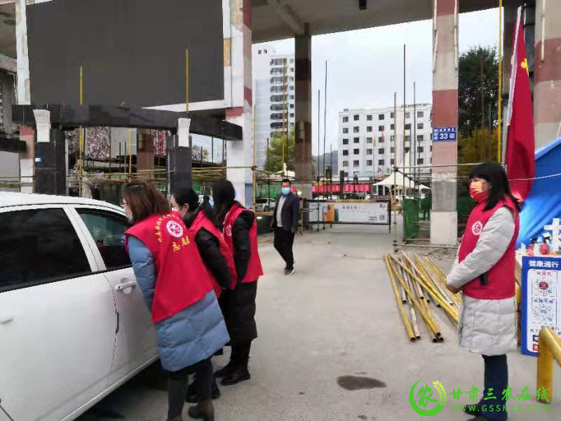 岷县农技中心疫情防控秋收测产双向发力