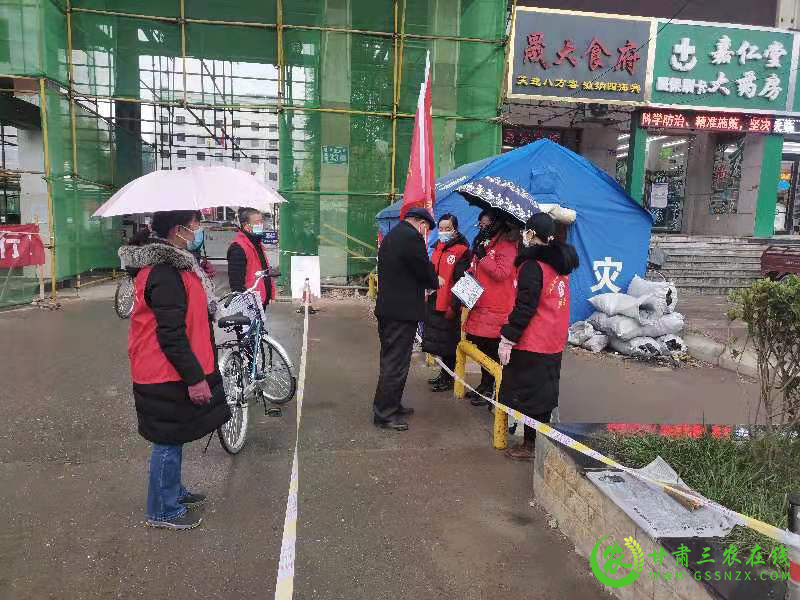 岷县农技中心疫情防控秋收测产双向发力