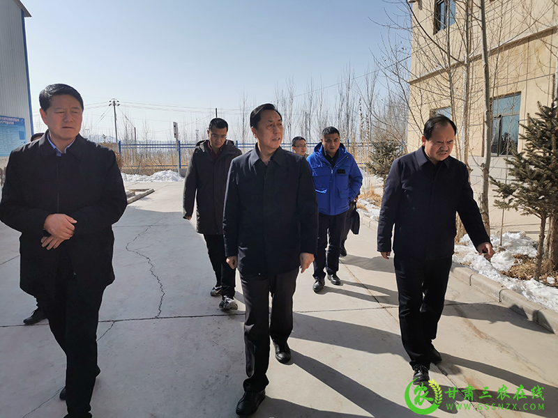 省耕保总站站长崔增团深入基层调研春耕备耕肥料生产储备情况