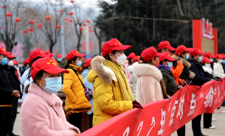 “春风行动”送温暖 清水县180名务工人员踏上返岗路