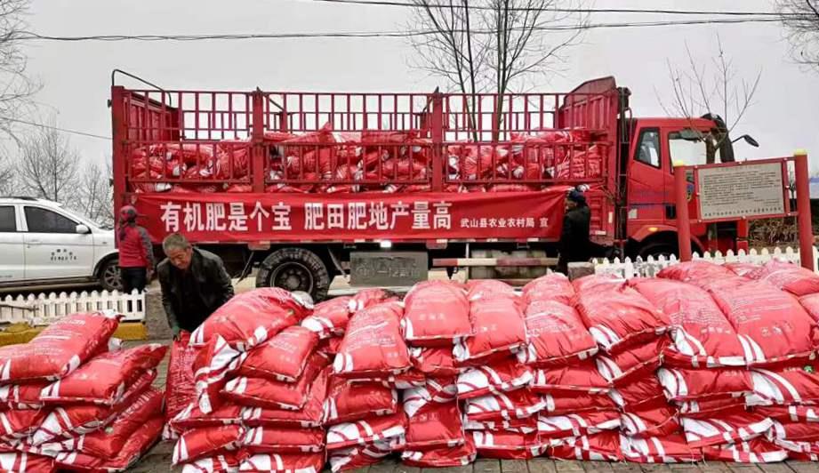 武山县高质量超前完成2022年顶凌覆膜任务