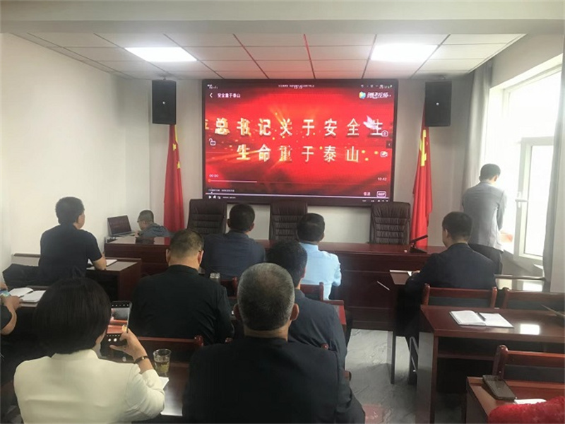 临夏州农机中心围绕“安全生产月”活动集中开展农机安全生产学习教育