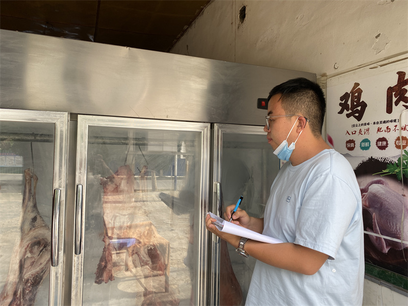 酒泉市畜牧兽医总站积极配合省农检中心开展第二次畜禽产品质量安全例行抽样行动