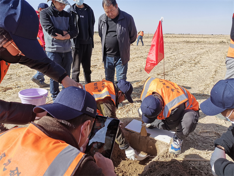 肃南县第三次土壤普查盐碱地外业调查采样启动暨实操实练培训会-3.jpg