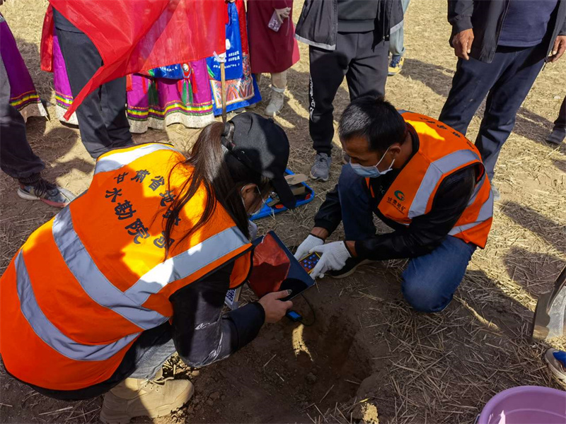 肃南县第三次土壤普查盐碱地外业调查采样启动暨实操实练培训会-5.jpg