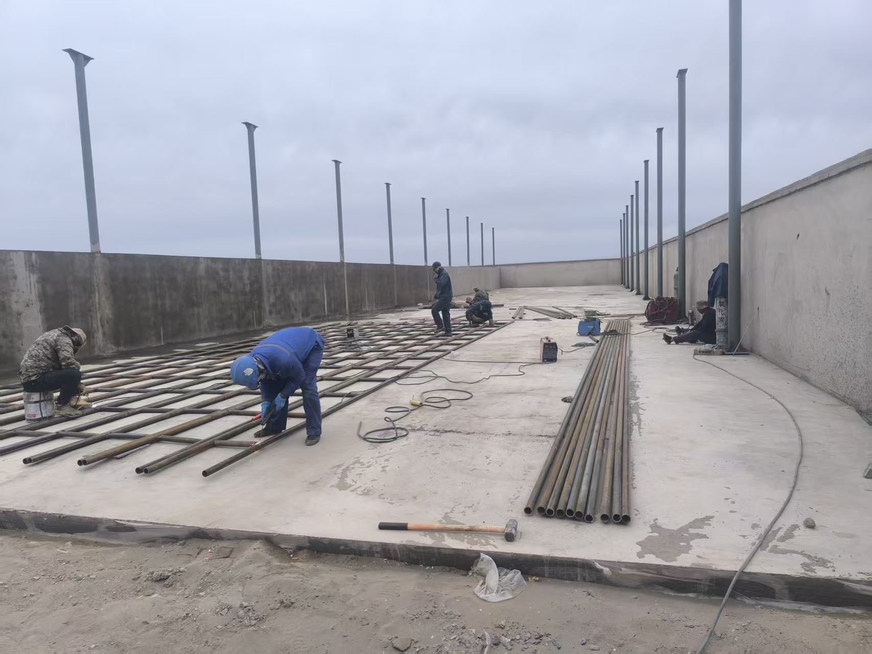 瓜州县2025年畜禽粪污资源化利用整县推进项目建设现场 (1).jpg