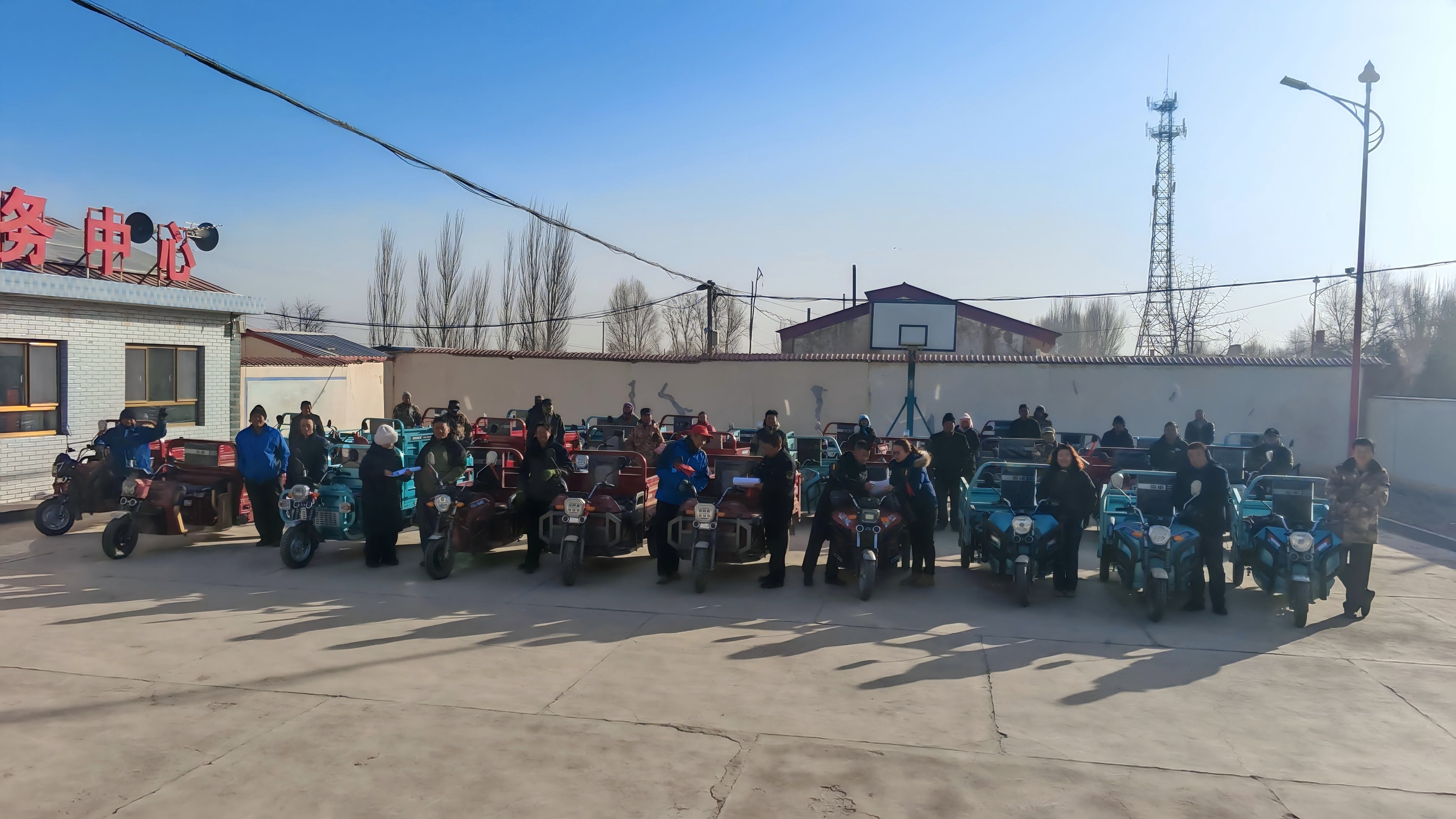 肃南  农机补贴精准落地 助力草原畜牧业转型升级(1).jpg